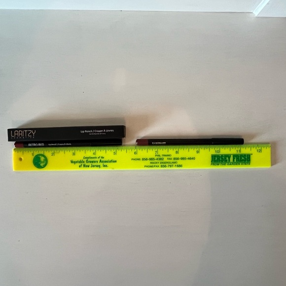 TWO LARITZY Cosmetics LIP PENCILS: NIB RETRO RED and CABERNET; Discontinued HTF - Picture 10 of 11